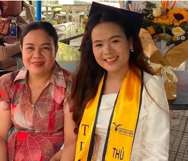 'Lội ngược dòng' khó tin: Nữ công nhân từng làm việc 14 tiếng/ngày trở thành thủ khoa